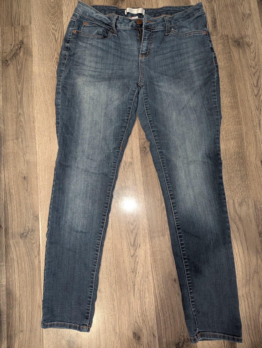 Women's Size 15 No Boundaries Skinny Jeans - Faded Blue Wash